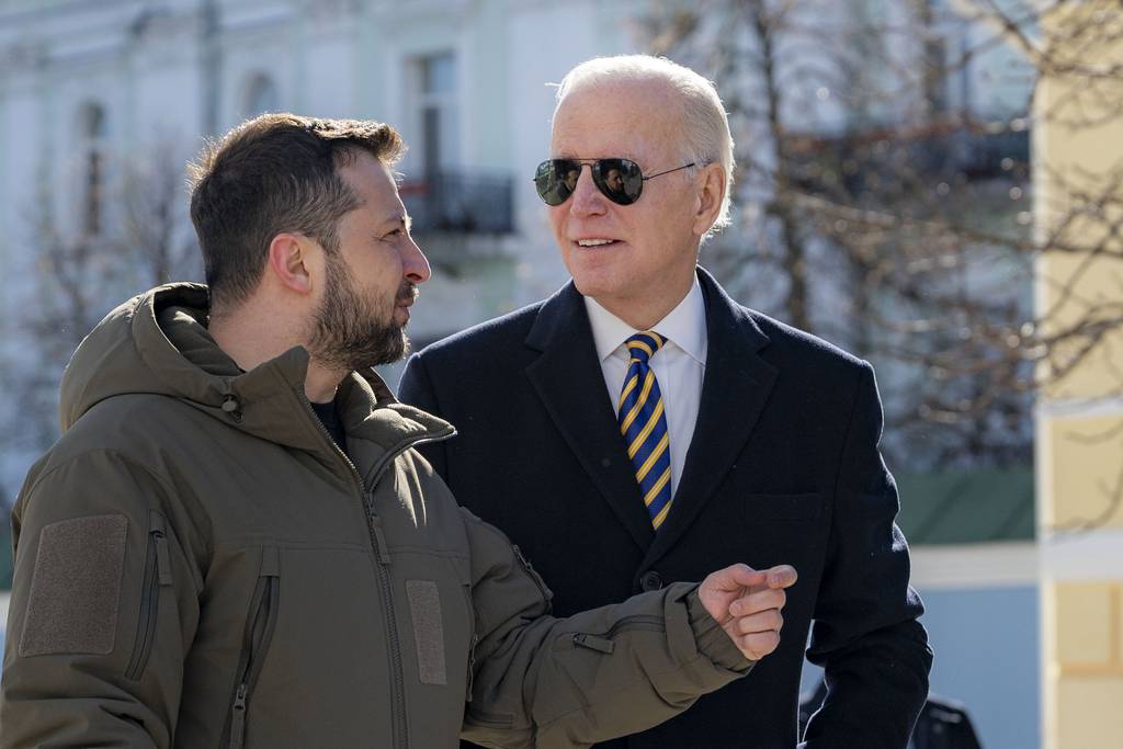 Biden faz visita surpresa a Kiev na véspera do aniversário da invasão