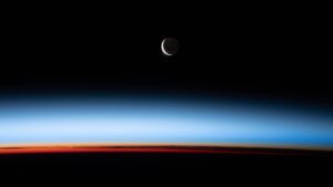 Blue Origin은 달 먼지로 태양 전지판을 만들 수 있다고 말합니다.