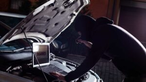 Pencuri Mobil Menjadi Merusak Dalam CAN Bus Hacks Untuk Mencuri Kendaraan