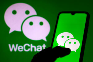 ChatGPT захоплює Китай, компанії борються за власну версію