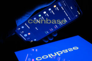 Coinbase informa un crecimiento en las ganancias del cuarto trimestre a pesar de la disminución de los usuarios