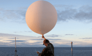 Kontroverzno geoinženirsko podjetje Make Sunsets spusti balone z žveplovim dioksidom na tla ZDA, potem ko je bil v Mehiki prepovedan
