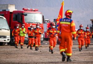 치명적인 사고로 석탄 채굴에 돌입한 중국의 위험 노출