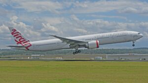 Ex-Virgin Australia 777 opuszcza magazyn Wellcamp