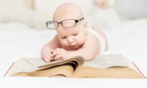 Bebês superam modelos de IA na identificação de motivações humanas