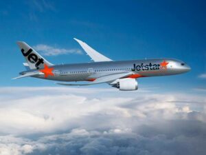 Jetstar passengers stranded on plane at Alice Springs airport, Australia, for more than six hours due to medical emergency