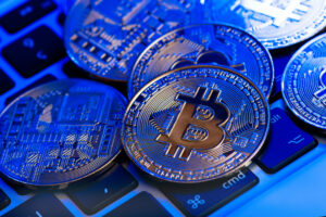 Markeder: Bitcoin holder seg over USD 23,000 10; Cardano leder gevinster i topp XNUMX kryptoer