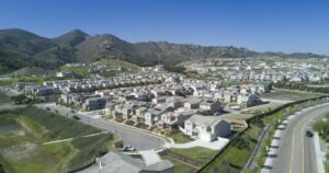 Γνώμη: Η ανάπτυξη κατοικιών στην Καλιφόρνια παραμένει αβυσσαλέα παρά τις μεταρρυθμίσεις. Να τι λείπει