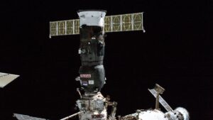 Progress-lastrumfartøjet ved ISS lider af kølevæskelækage