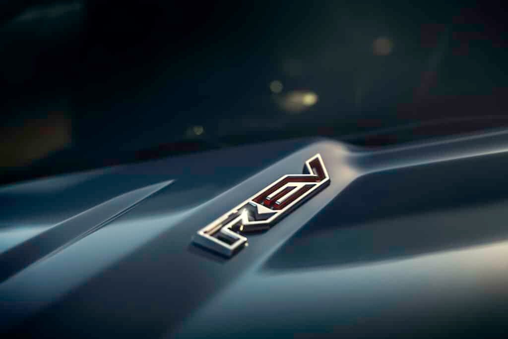 Значок на капоте Ram 1500 REV REL