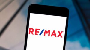 RE/MAX napoveduje novo kampanjo: 'Neustavljivo se začne tukaj'