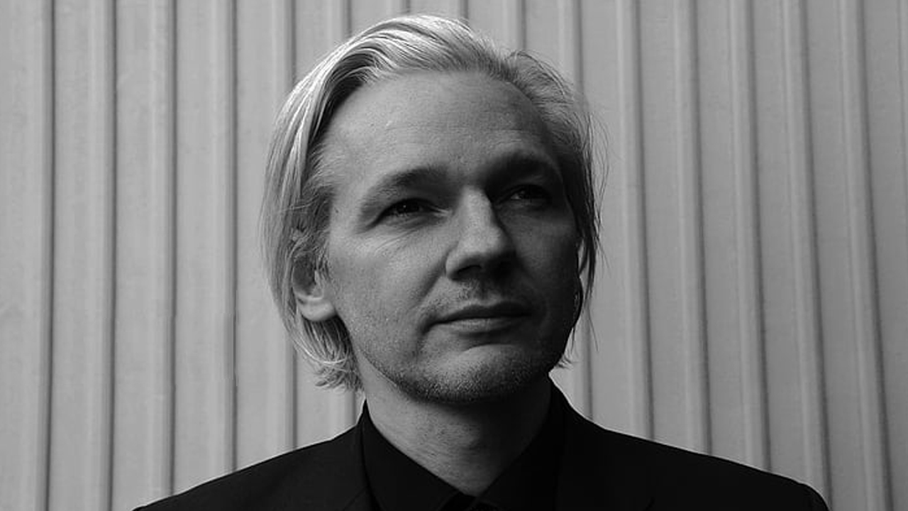 Un utente di Reddit scopre un file 7zip probabilmente collegato a Julian Assange nascosto nella blockchain di Bitcoin
