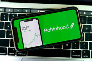 Robinhood sigter mod at tilbagekøbe sine aktier, som er beslaglagt af Justitsministeriet i FTX-fejl