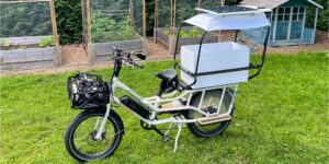 La bicicleta eléctrica con energía solar reemplaza los viajes en automóvil