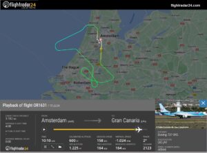Die Boeing 737-800 von TUI fly Belgium erleidet beim Abflug Amsterdam Schiphol einen Streik am Heck