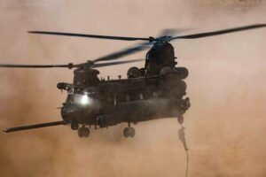 L'esercito americano sostituisce la parte problematica del motore sui Chinook