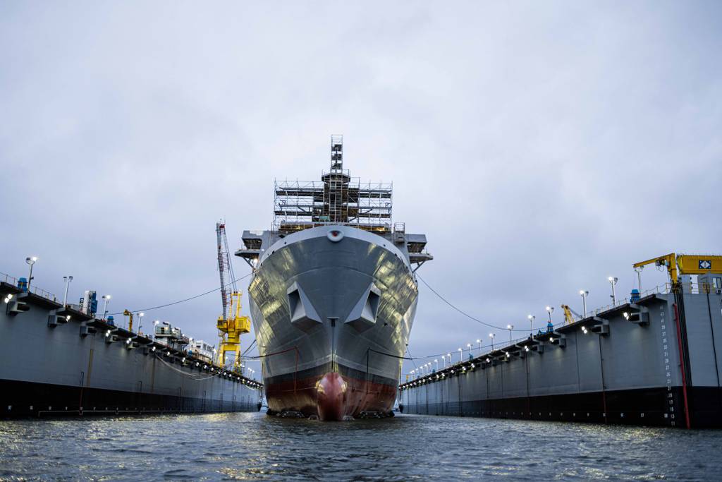 US Navy vurderer kostnadsbesparende designendringer før de gjenopptar amfibkjøp