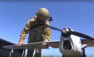 USA lover å sende flere droner, hjelp til Ukraina på krigsdagen