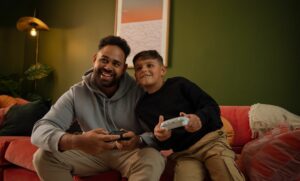 Xbox Minecraft की नई गोपनीयता-थीम वाली सीखने की दुनिया और माता-पिता के लिए सुरक्षा युक्तियों के साथ सुरक्षित इंटरनेट दिवस मनाता है