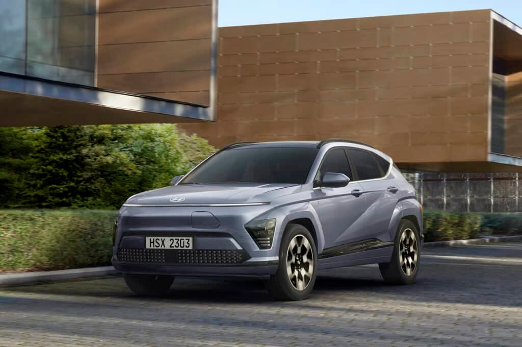 2024 Hyundai Kona electric front 3-4 REL
