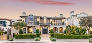 Hiša na Manhattan Beach v vrednosti 22 milijonov dolarjev ponuja pogled na obalo Kalifornije