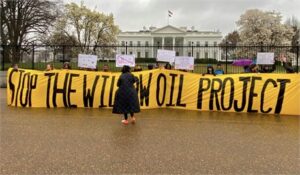 활동가들은 북극 석유 프로젝트를 차단하기 위해 Biden에 최종 호소합니다.