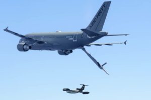 Airbus mendemonstrasikan panduan otonom dalam penerbangan dari drone target dengan kapal tanker