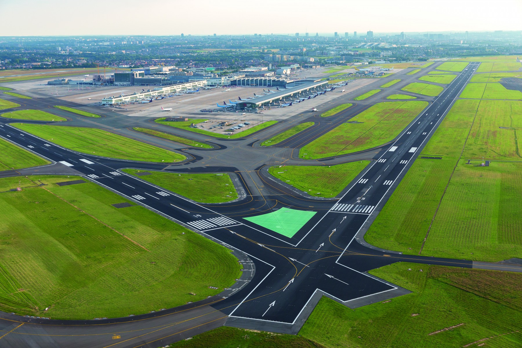 Der Flughafen Brüssel organisiert eine Informationsveranstaltung für Anwohner zum Antrag auf Verlängerung der Genehmigung und zum Entwurf einer Umweltverträglichkeitsprüfung
