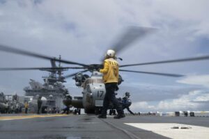 Comandante empurra financiamento de navios de guerra anfíbios à medida que o próximo orçamento surge