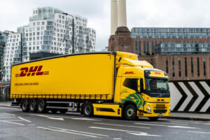 DHL presenta las unidades tractoras eléctricas Volvo