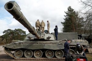یوکرین کے لیے چیلنجر ٹینک کو دوگنا کریں؟ برطانوی وزارت دفاع کا کہنا ہے کہ نہیں۔