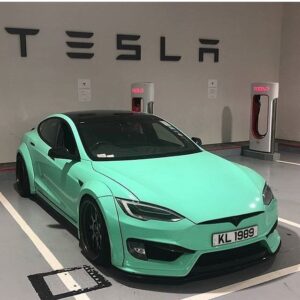 Elon Musk – A Tesla nagyot vág… Globálisan – A jövő hírnöke?