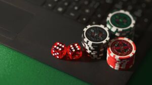 Avastage reaalajas edasimüüjate kasiinomängude maailma