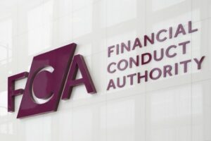 FCA širi svojo ekipo za izvrševanje in nadzor