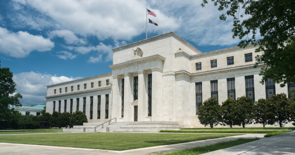 Federal Reserve ยอมรับการกำกับดูแลที่มองไม่เห็นของการล่มสลายของ SVB