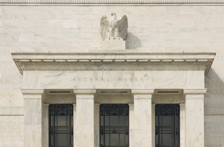 Fed's Bullard: تازہ ترین FOMC تخمینہ ایک اور شرح میں اضافے کی تجویز کرتا ہے۔
