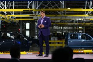 Ford Inches Mot en stor avslöjande av förluster från EV Business