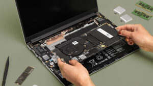 Najnowsze laptopy firmy Framework do samodzielnego montażu są wyposażone w procesory AMD Ryzen i oddzielne procesory graficzne