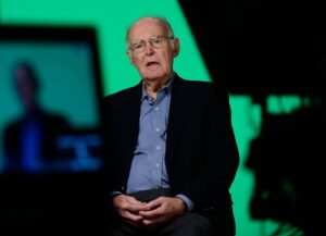 Gordon Moore, soustanovitelj Intela in legenda industrije čipov, je umrl pri 94 letih