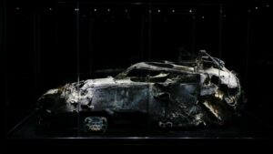 Nova exposição da F1 mostra o carro queimado de Romain Grosjean