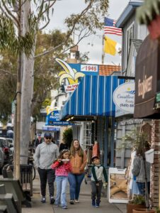 Newport Beach kämpar mot en ny sort av lyxiga festhus: delägande