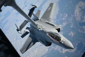 Priprave na Rusijo: Znotraj Natovega urjenja pilotov lovcev v Teksasu