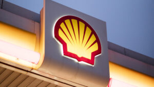 Shell exclude un obiectiv mai ambițios de a reduce emisiile clienților