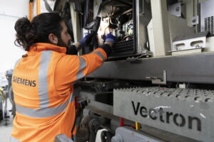 تتعاون شركتا Siemens Mobility و SNCB للحفاظ على قاطرات Vectron في ميناء أنتويرب