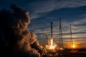 SpaceX ima težave s prvimi nadgrajenimi sateliti Starlink V2