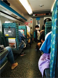 台湾日記: 速い電車、遅い自転車、静かなスクーター