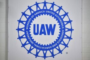 UAW نے شان فین کو صدارت سنبھالنے کے لیے منتخب کیا۔