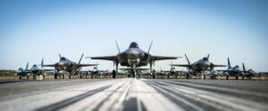 Yhdysvaltain ilmavoimat jahtaavat merkittäviä lentokoneiden eläkkeelle vuonna 2024