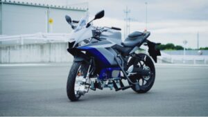Yamaha mengembangkan teknologi self-stabilization kecepatan rendah untuk sepeda motor