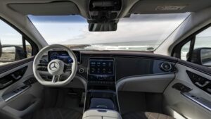 2023 Mercedes-Benz EQE SUV First Drive Review: Nemt gør det
